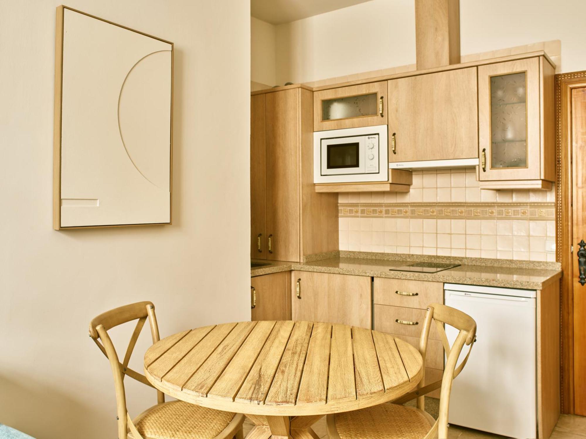 Apartamentos Turisticos Casa De La Borrega เอสเตโปนา ภายนอก รูปภาพ