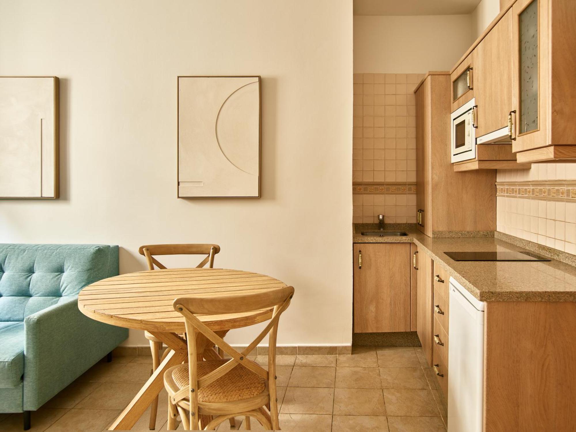 Apartamentos Turisticos Casa De La Borrega เอสเตโปนา ภายนอก รูปภาพ