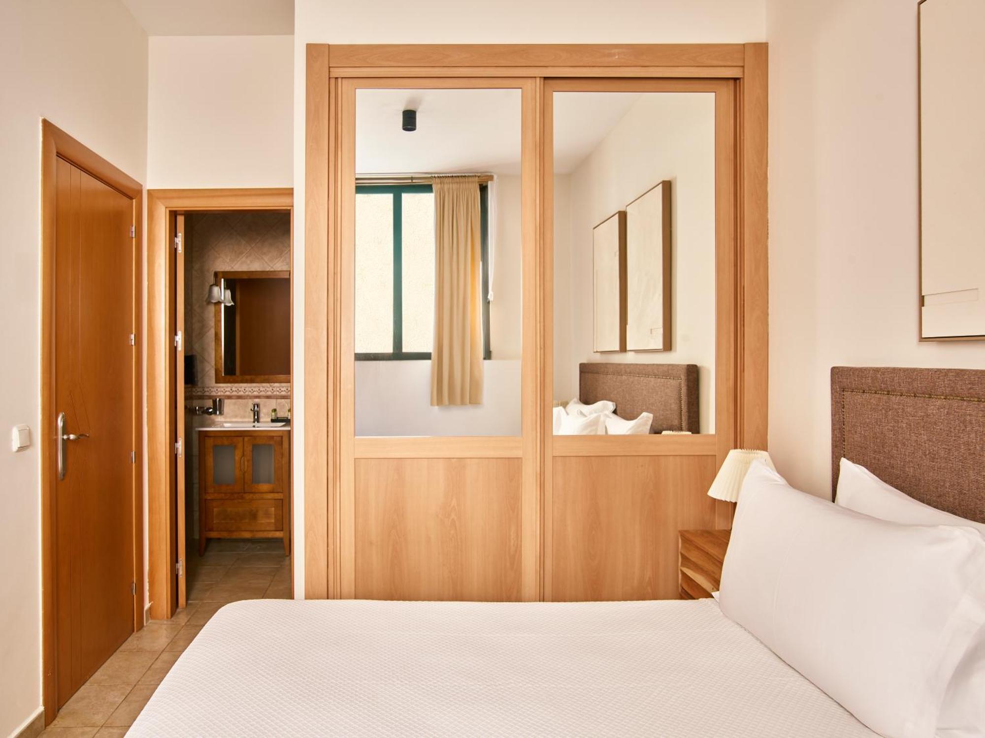 Apartamentos Turisticos Casa De La Borrega เอสเตโปนา ภายนอก รูปภาพ