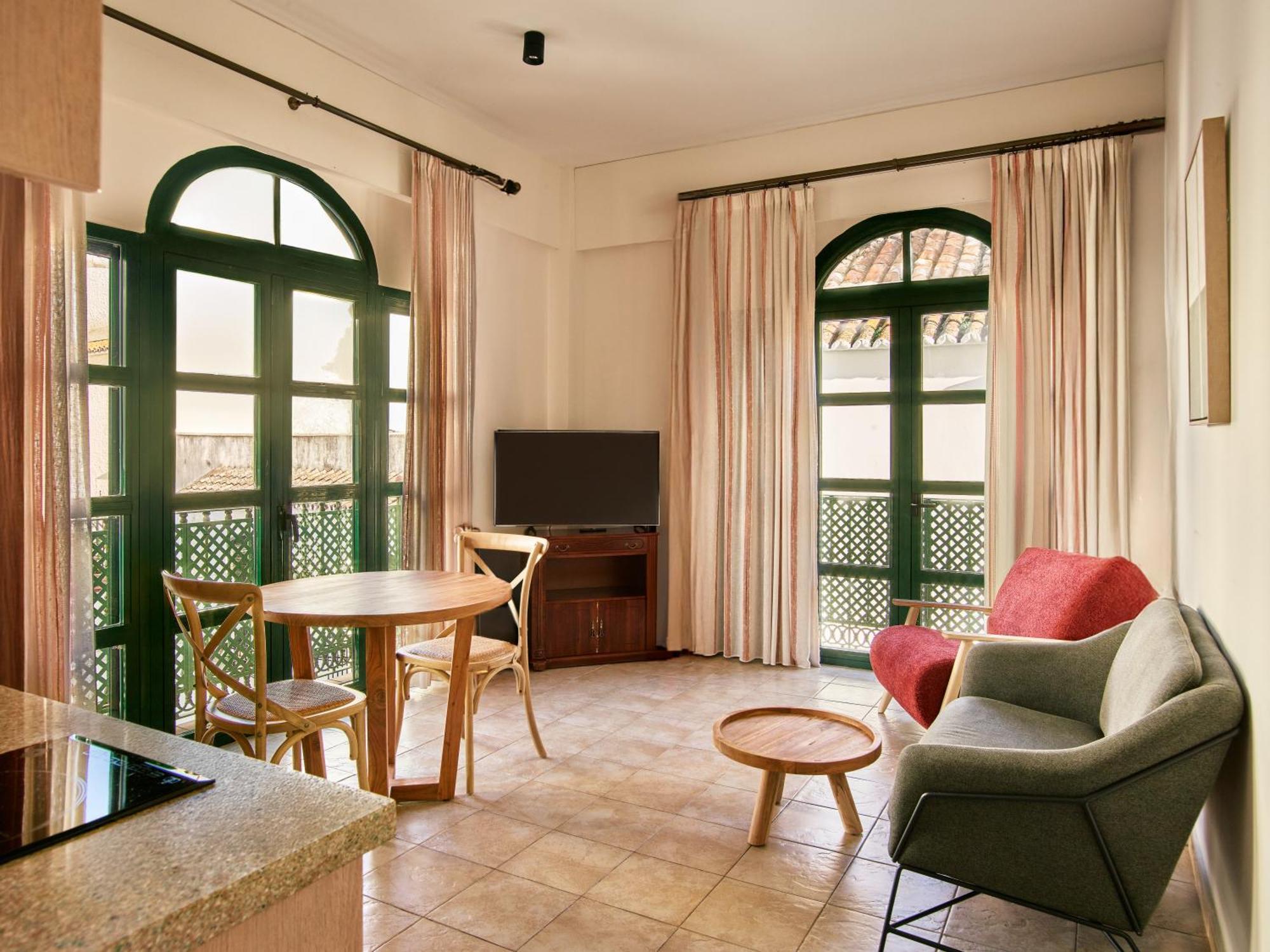 Apartamentos Turisticos Casa De La Borrega เอสเตโปนา ภายนอก รูปภาพ